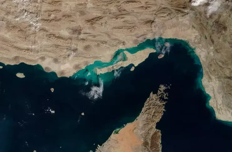 Irán y Estados Unidos se disputan públicamente el control del estrecho de Ormuz