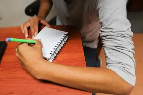 Día Internacional del Zurdo visibiliza los retos de vivir en un mundo diseñado para diestros