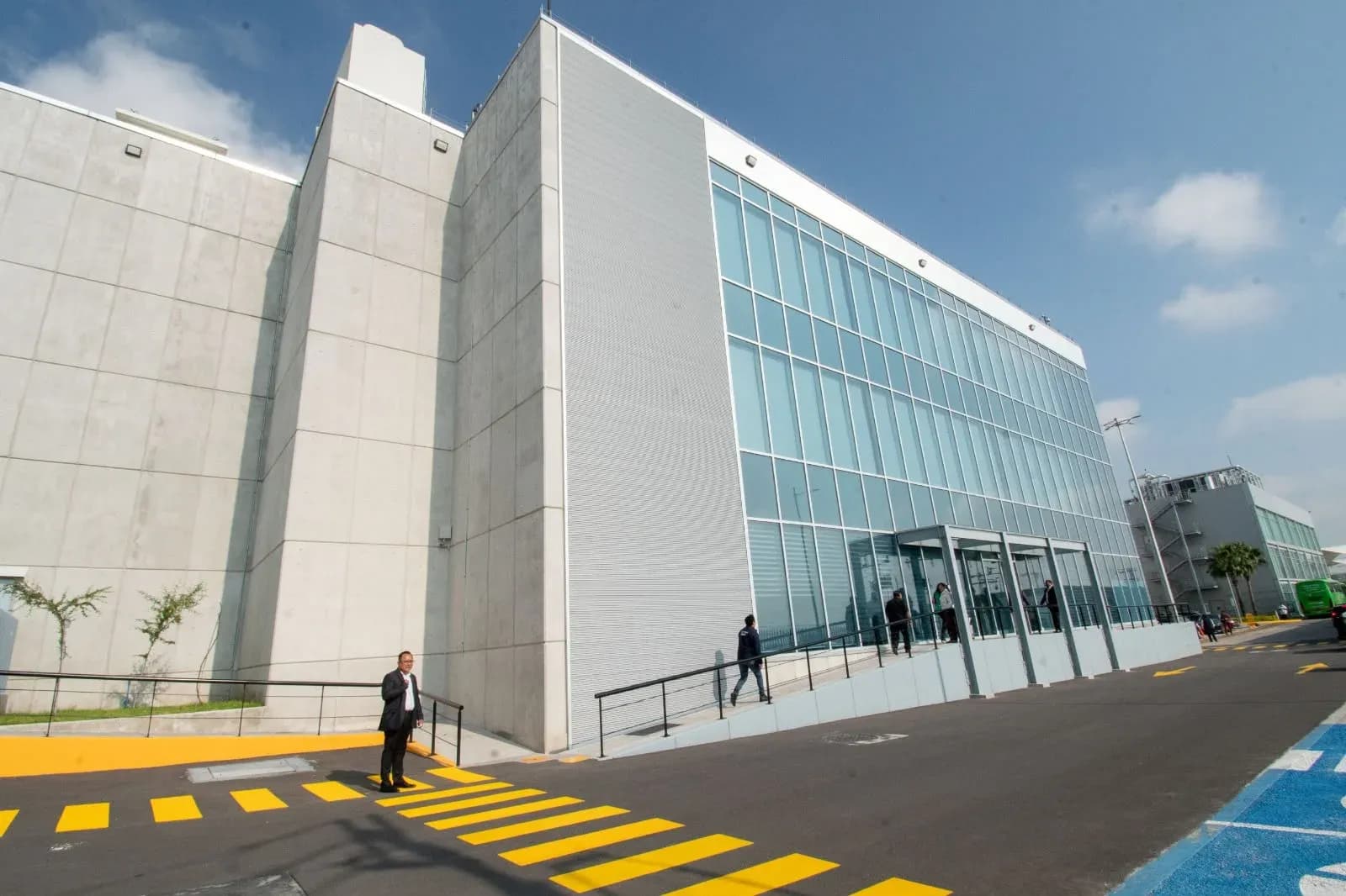 KIO analiza inversión de hasta 1,300 millones de dólares para expandir centros de datos en México