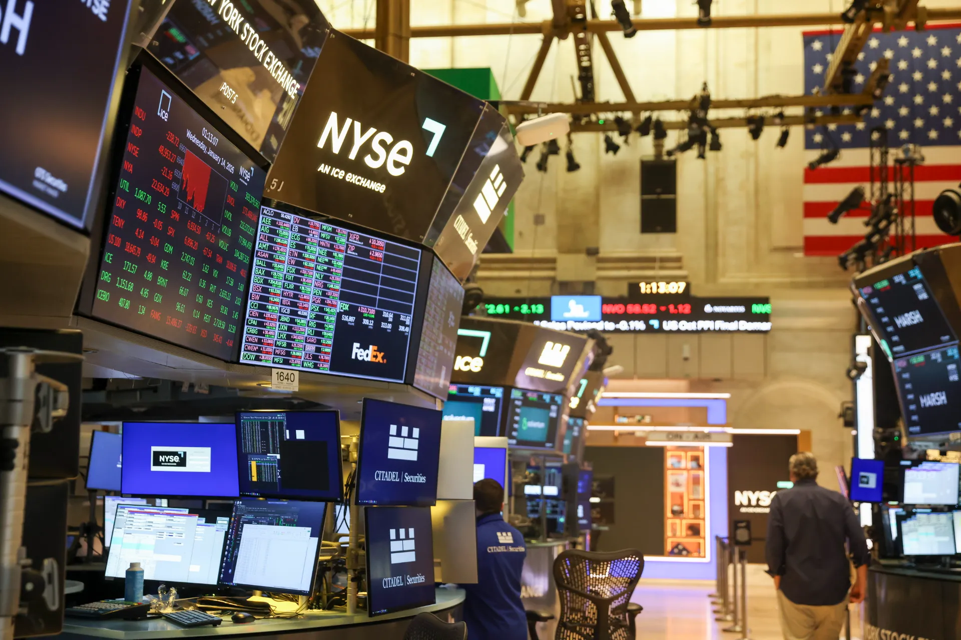 Wall Street alcanza un nuevo récord impulsado por las grandes tecnológicas
